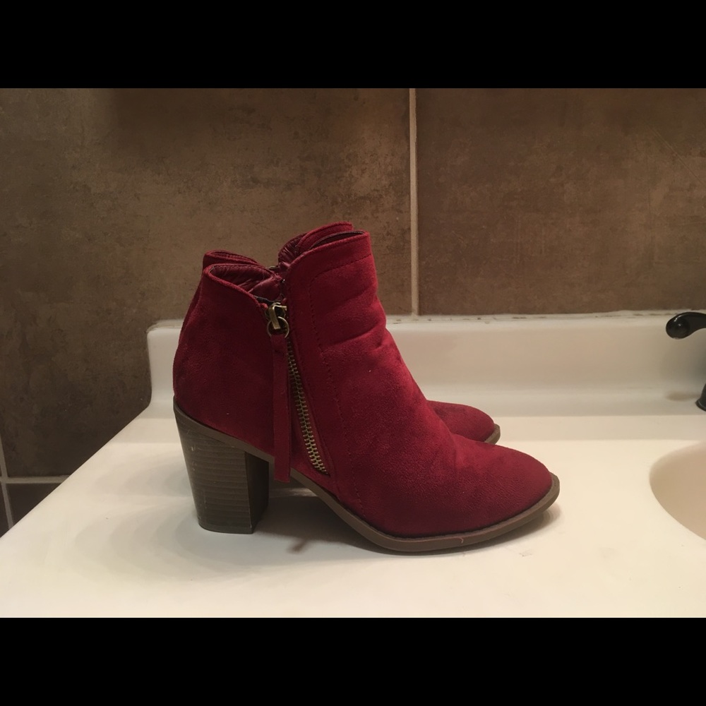 Deep red heeled boot!